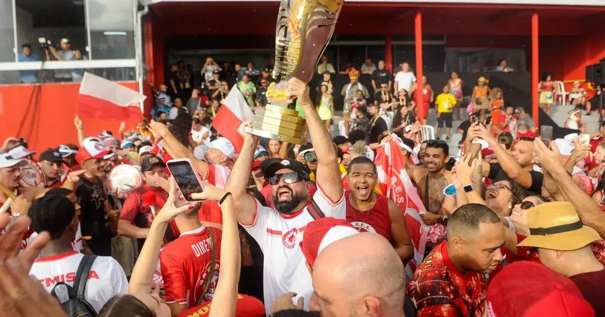 (Foto: ND Mais / Divulgação) Consulado é campeã do Carnaval de Florianópolis em 2026