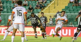Figueirense precisa vencer para escapar do rebaixamento no Campeonato Catarinense Figueirense precisa vencer para escapar do rebaixamento no Campeonato Catarinense