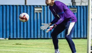 Goleiro do Avaí Léo Aragão compartilha estratégias para evitar erros na eliminação do Catarinense Goleiro do Avaí Léo Aragão compartilha estratégias para evitar erros na eliminação do Catarinense