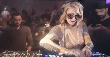 Paris Hilton comemora aniversário em Florianópolis