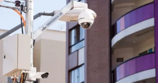 Reconhecimento facial e vigilância pública requerem limites em Florianópolis