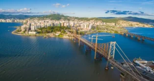 Aniversário de Florianópolis: Feriado Impacta Serviços na Capital Aniversário de Florianópolis: Feriado Impacta Serviços na Capital