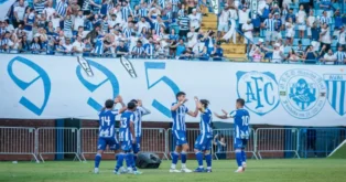 Avaí e Juventude: Preparativos para Confronto na Série B Avaí e Juventude: Preparativos para Confronto na Série B