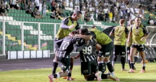 Figueirense vence Azuriz com gol de Igor Bolt Figueirense vence Azuriz com gol de Igor Bolt