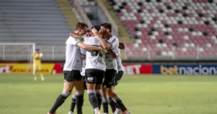 Figueirense vence Joinville e mantém esperança no Catarinense Figueirense vence Joinville e mantém esperança no Catarinense