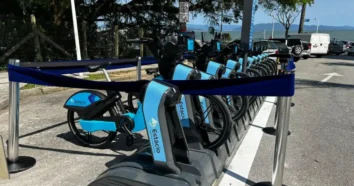 Moradores de Florianópolis relatam falta de bicicletas de aplicativo