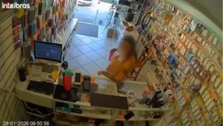 Mulher é indiciada por racismo após ataque verbal em loja em Florianópolis Mulher é indiciada por racismo após ataque verbal em loja em Florianópolis