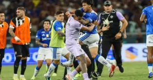 Pancadaria no Campeonato Mineiro resulta em 23 expulsões