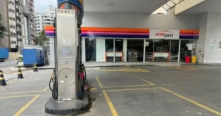 Posto de gasolina fechado em Florianópolis