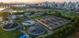 Saneamento básico de Florianópolis melhora e investe em infraestrutura Saneamento básico de Florianópolis melhora e investe em infraestrutura
