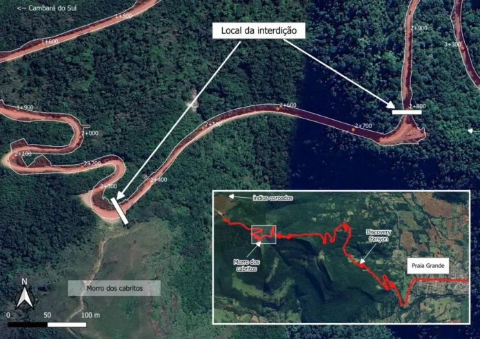Mapa mostrando o local da interdição na SC-290, com referências a Cambará do Sul e Praia Grande.
