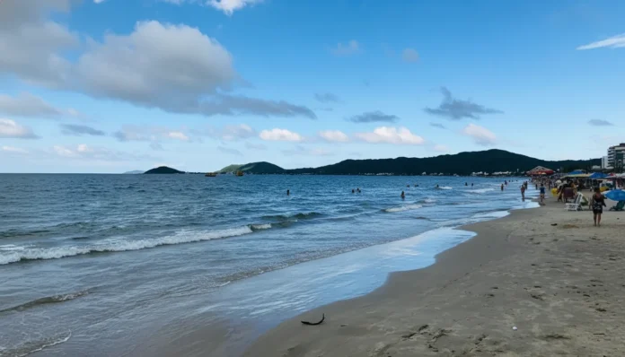 Caminhões de manutenção nas ruas de Canasvieiras em 7 de maio